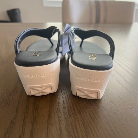 AEROSOLES Black and White Sandals with Comfort and Style - Picture 3 of 7